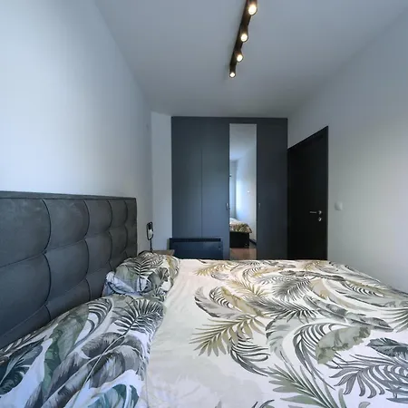 Anja Sousza アパート コパオニク